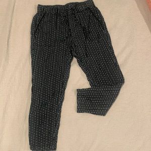 Old Navy Women’s Textured Pant.
